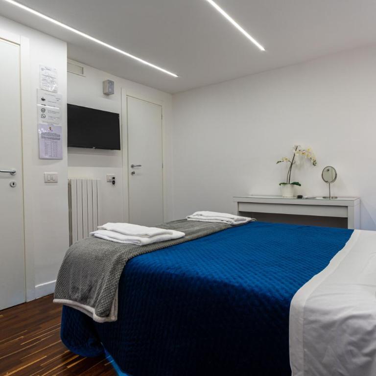 Skyhouse Duomo - Budget Double Room - 5