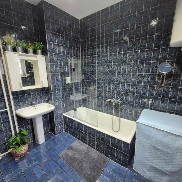 Authentic Belgrade Centre Apartments for large groups, Republic Square - Up to 39 people in 4 apartments - Apartman sa 3 Spavaće Sobe - 14