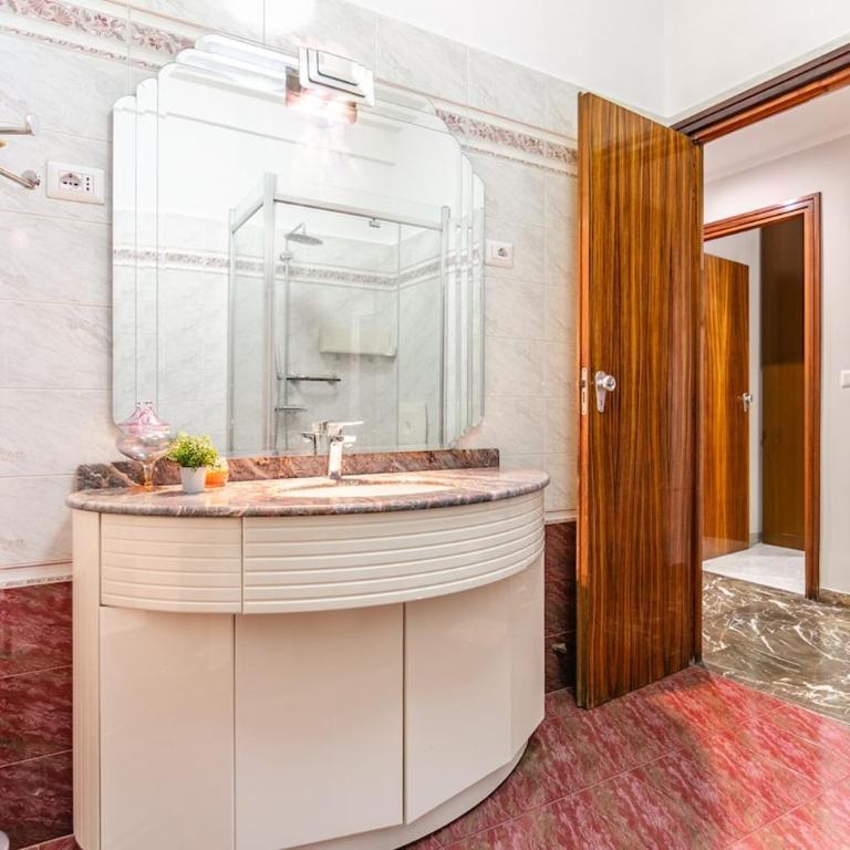 Elegant Retreat in Rome, Comfort & Style - Metro A - Appartamento con 3 Camere da Letto - 36