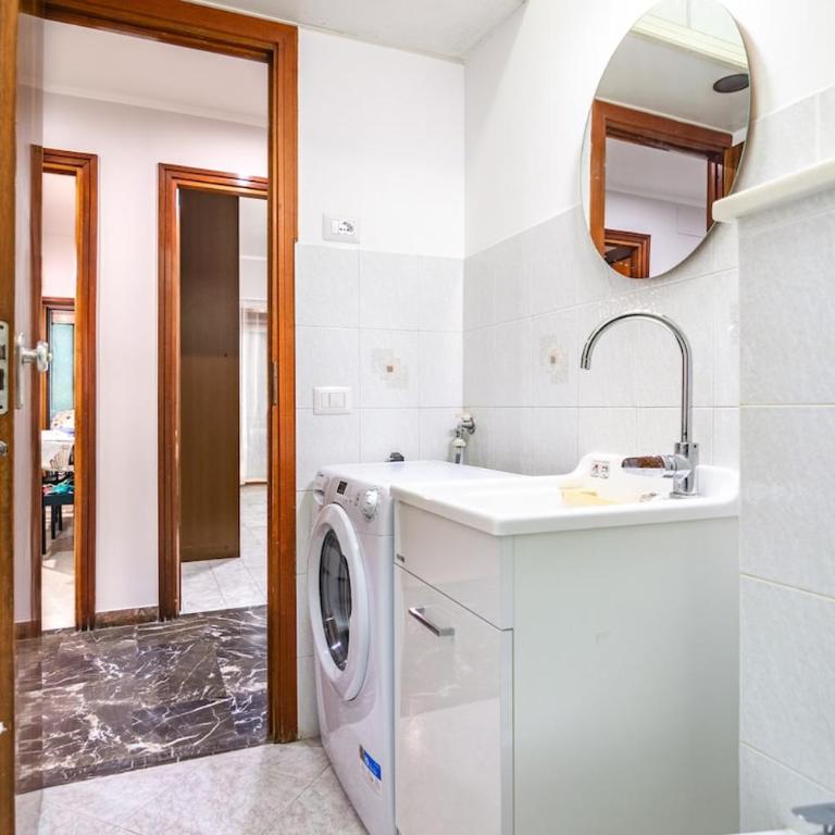 Elegant Retreat in Rome, Comfort & Style - Metro A - Appartamento con 3 Camere da Letto - 37