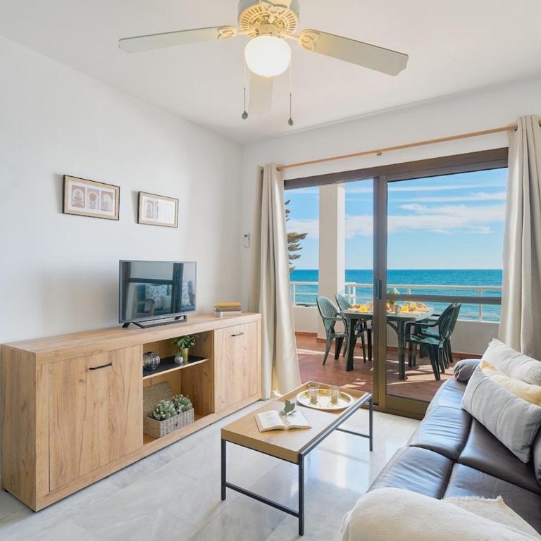 ROSE I Vistas and direct access to the sea Mijas Costa - One-Bedroom Apartment with Balcony and Sea View - 11