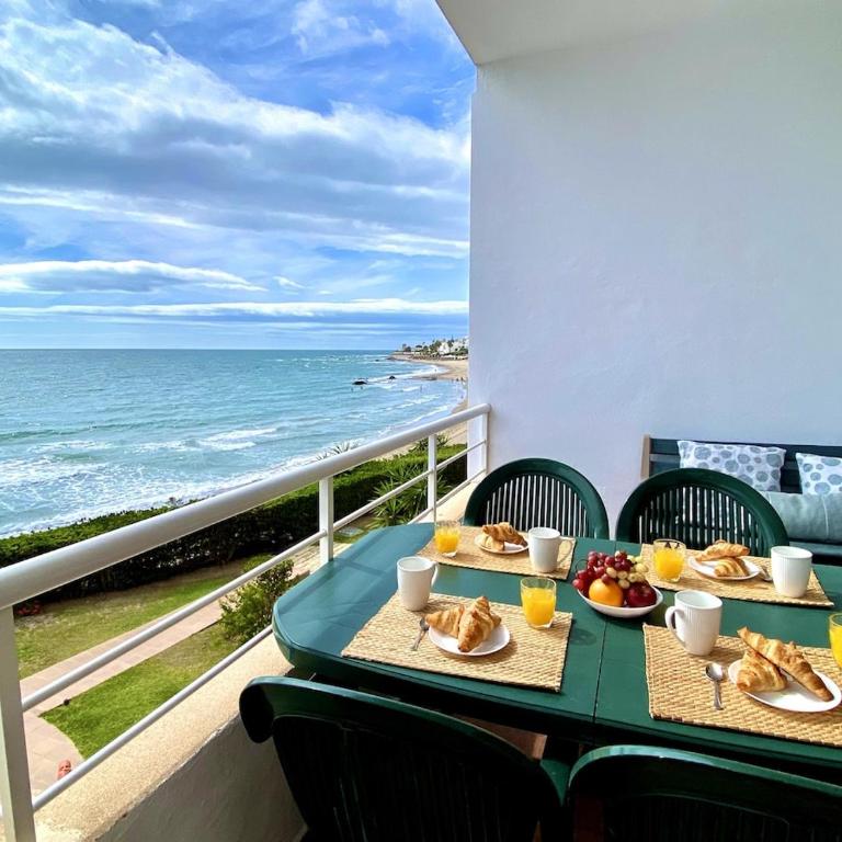 ROSE I Vistas and direct access to the sea Mijas Costa - One-Bedroom Apartment with Balcony and Sea View - 15