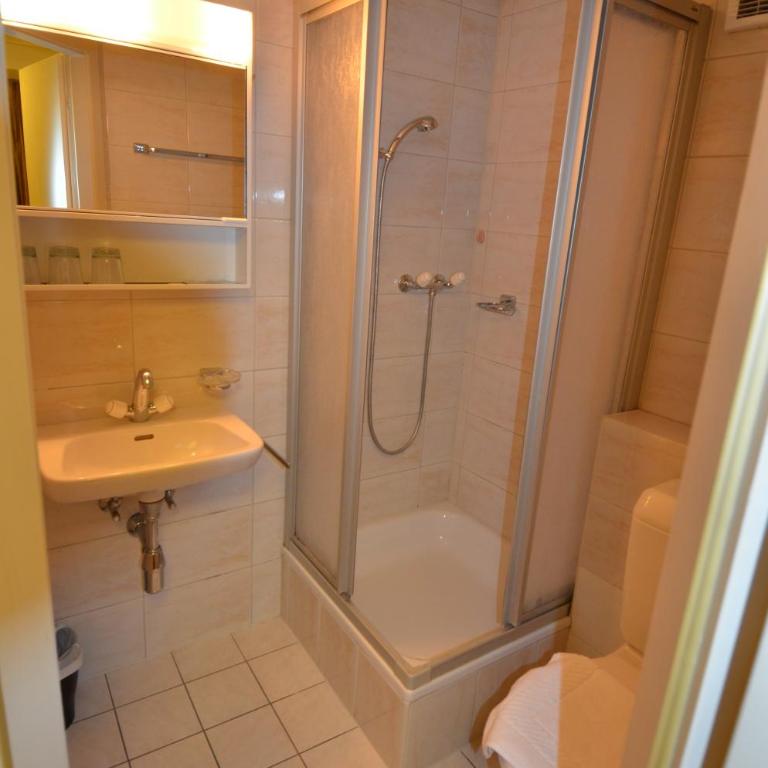 Beausite - Doppel- /Dreibettzimmer - 9