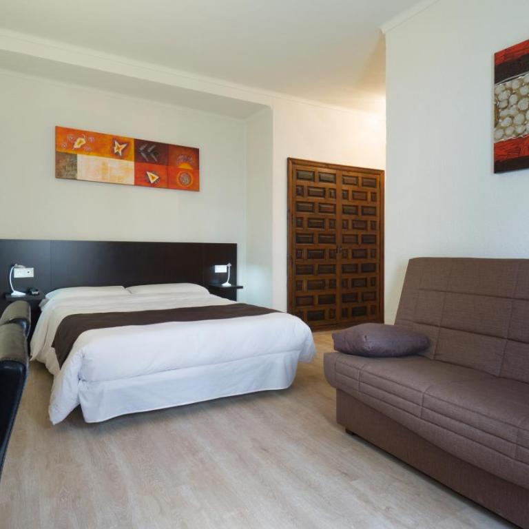 Hotel El Pozo - Habitación Triple - 5