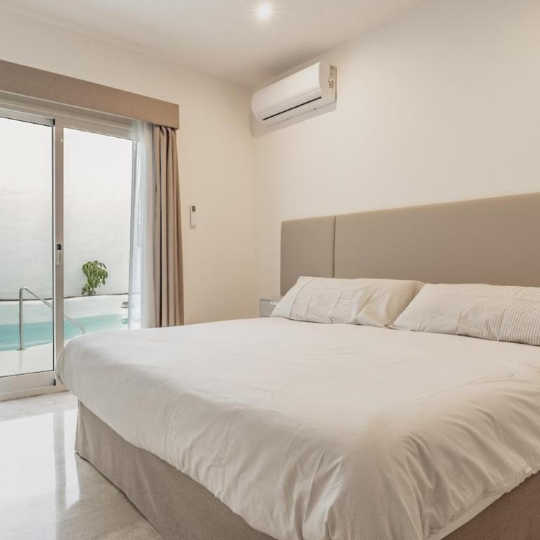 Exclusive Villa in Bahiazul with heated pool - Three-Bedroom Villa - 13