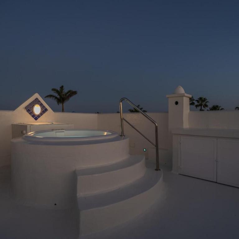 Exclusive Villa in Bahiazul with heated pool - Three-Bedroom Villa - 50