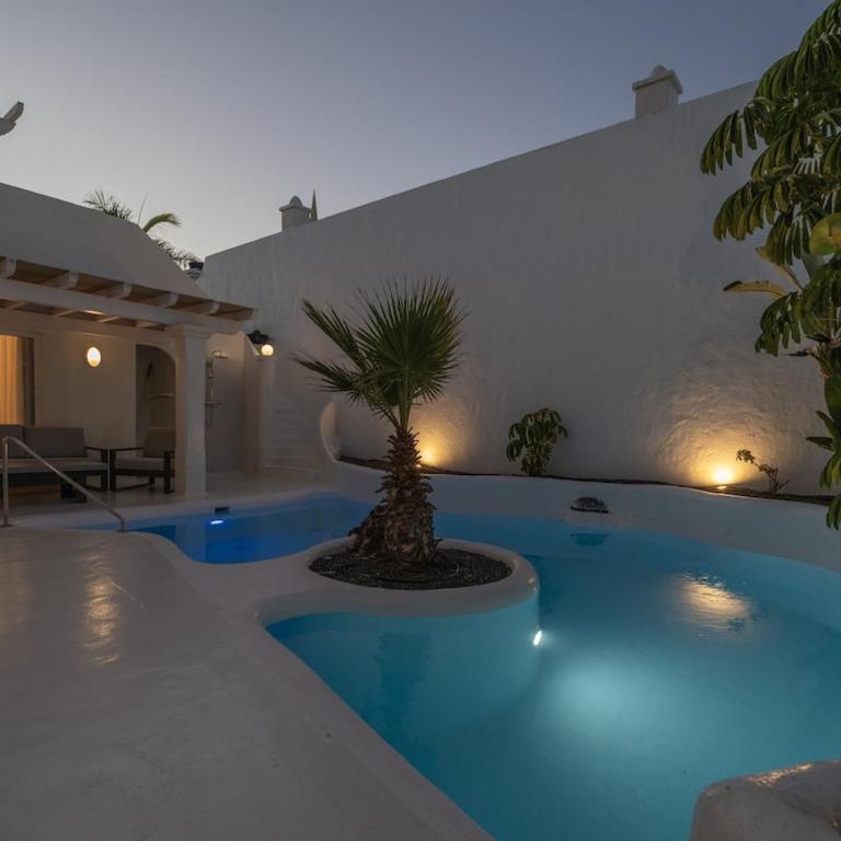Exclusive Villa in Bahiazul with heated pool - Three-Bedroom Villa - 51
