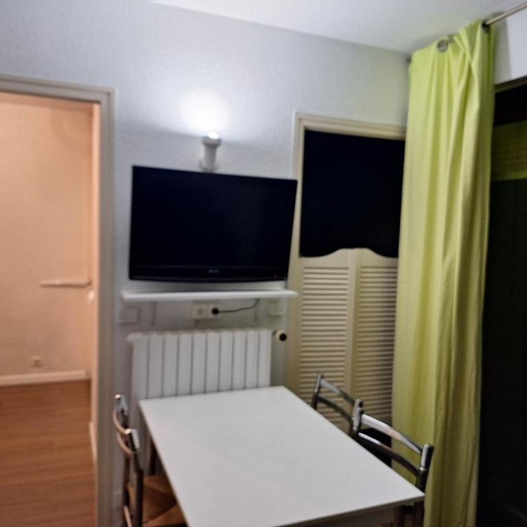 Charmant studio au calme dans le parc - Appartement 1 Chambre - 16