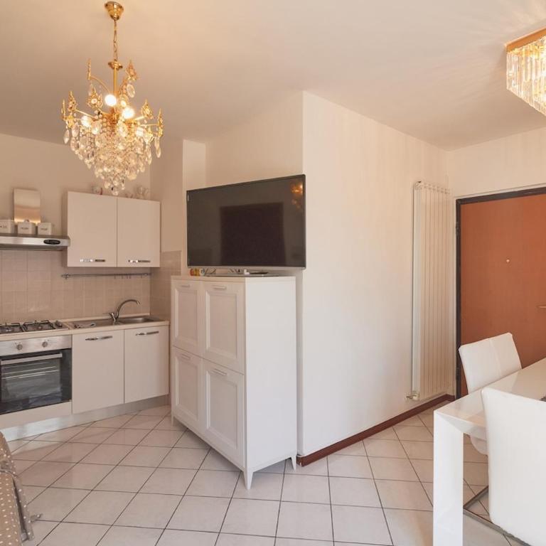 AM Stays 16 - Large Apartment steps from the Main Station - Appartamento con 2 Camere da Letto - 4