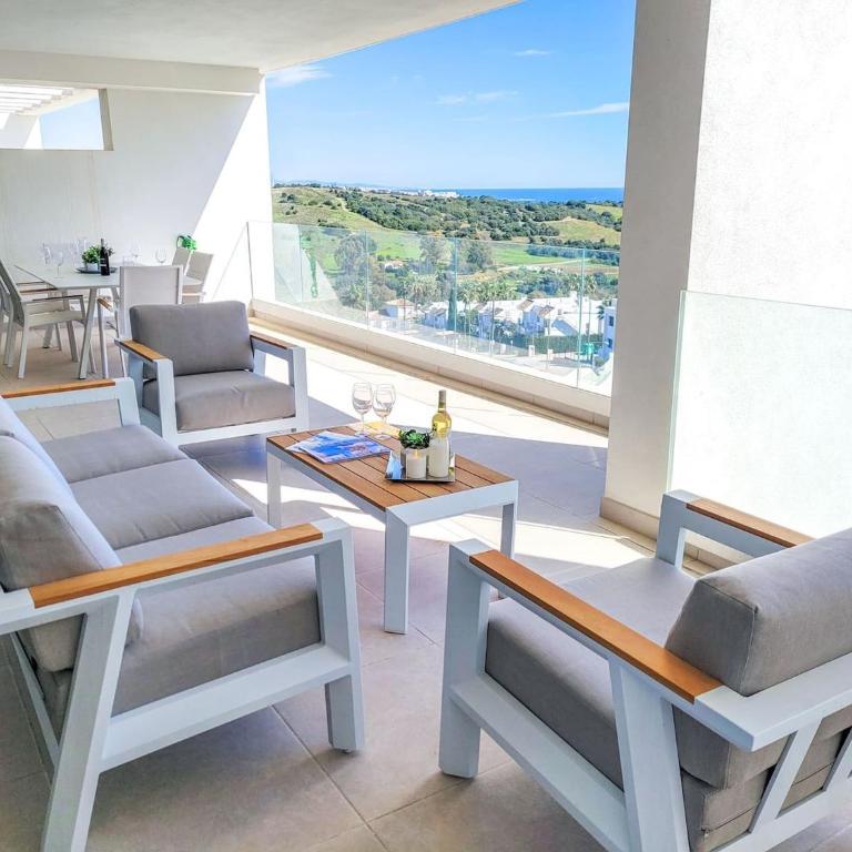 Two bedroom apartment in Mirador Del Golf Estepona - Two-Bedroom Apartment with Terrace - 4