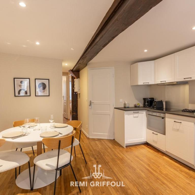 Le Bois Bleu 2nd Floor Elegance & Comfort in the Heart of Honfleur - Apartment - 1
