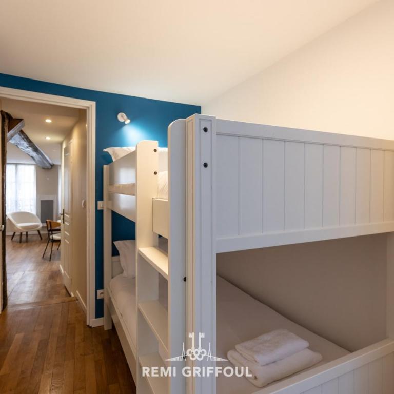 Le Bois Bleu 2nd Floor Elegance & Comfort in the Heart of Honfleur - Apartment - 5