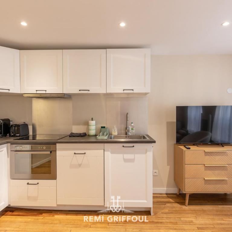 Le Bois Bleu 2nd Floor Elegance & Comfort in the Heart of Honfleur - Apartment - 7