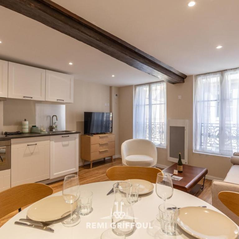 Le Bois Bleu 2nd Floor Elegance & Comfort in the Heart of Honfleur - Apartment - 8