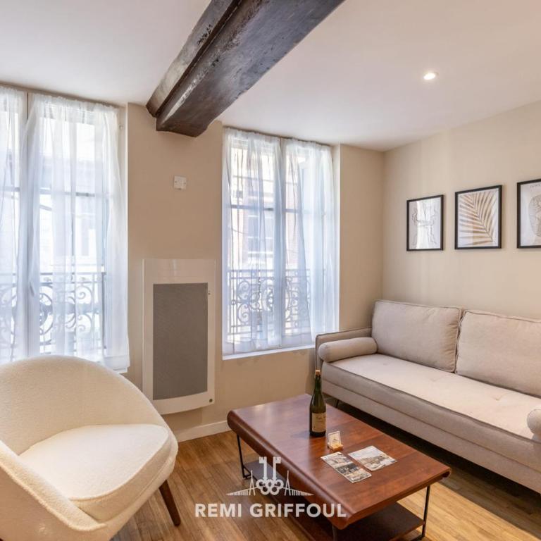 Le Bois Bleu 2nd Floor Elegance & Comfort in the Heart of Honfleur - Apartment - 12