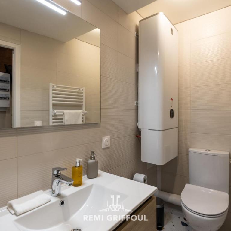 Le Bois Bleu 2nd Floor Elegance & Comfort in the Heart of Honfleur - Apartment - 14