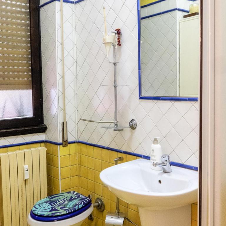 CASA IMMAGINALISTi - Camera Doppia con Letti Singoli - 3