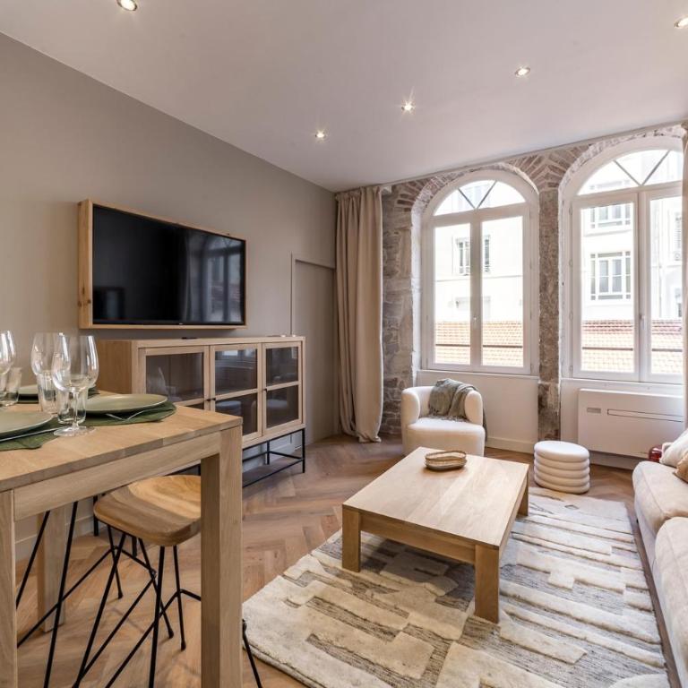 All in Lyon | Chalet urbain chic climatisé Lyon 6 - Appartement - 1