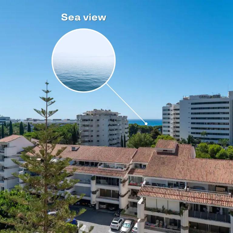 VACATION MARBELLA I The Sunrise Golden Mile Flat, Next to Convention Center, Recently Refurbished, Prime Location, 300m to the BEACH - Apartamento de 3 dormitorios - 28