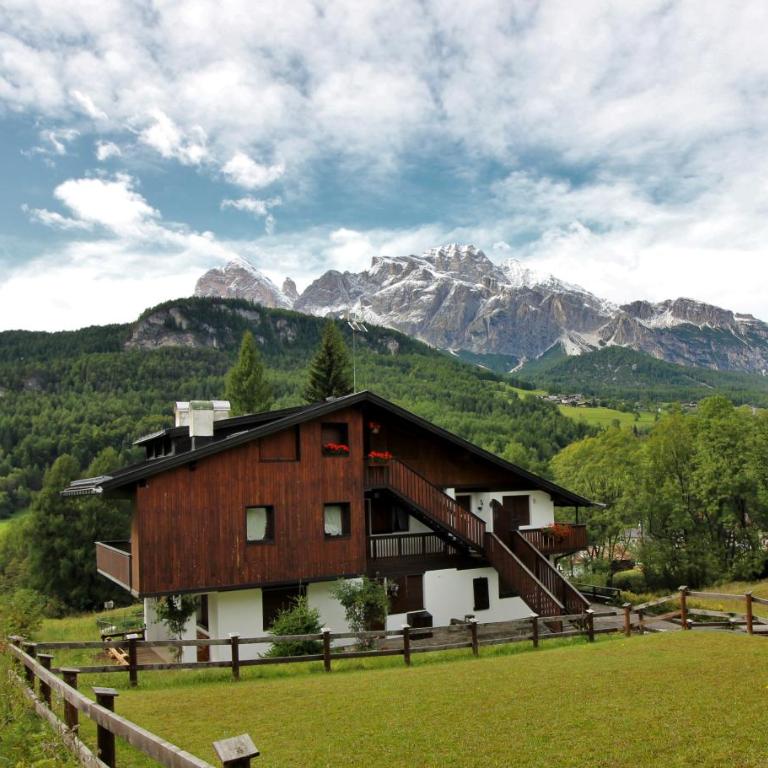 Appartamento Croda with Large Panoramic Terrace and Private Garage - Appartamento con 2 Camere da Letto - 2