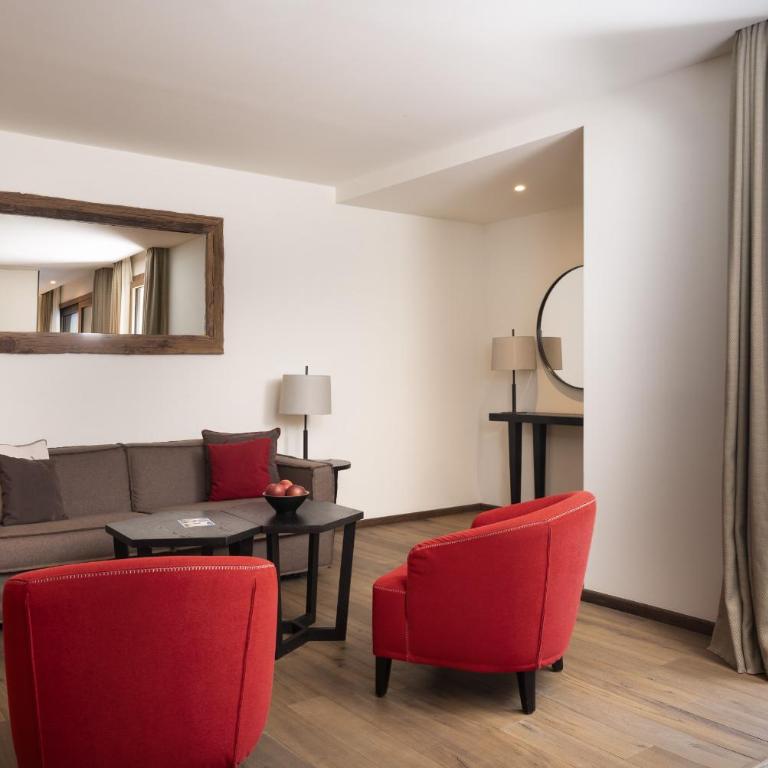 Grand Hotel Courmayeur Mont Blanc, by R Collection Hotels - Junior Suite - 3