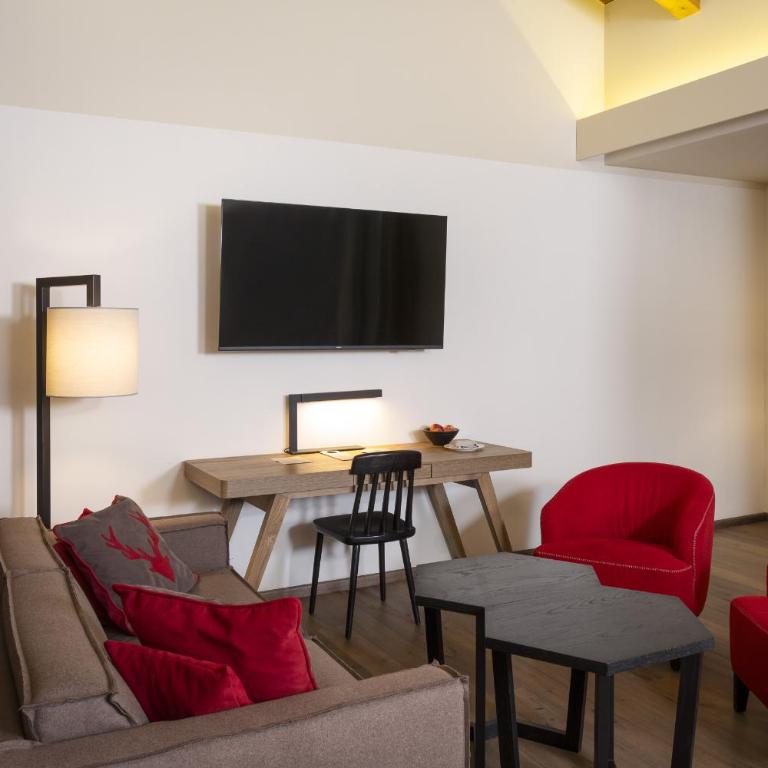 Grand Hotel Courmayeur Mont Blanc, by R Collection Hotels - Junior Suite - 10