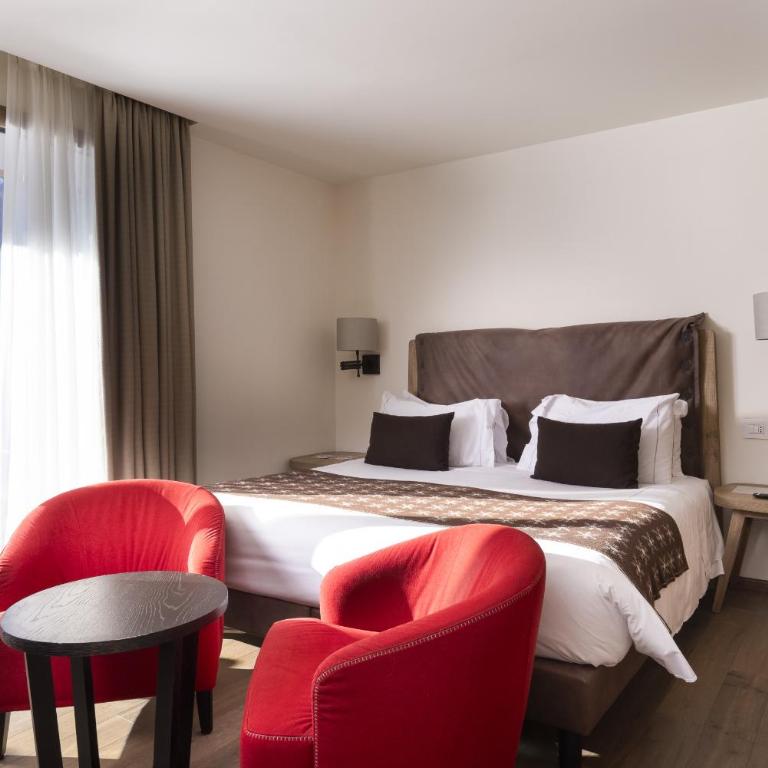Grand Hotel Courmayeur Mont Blanc, by R Collection Hotels - Camera Deluxe - 4