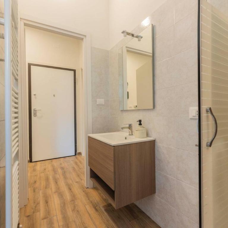 A soli 10 min da Sant'Orsola - Interno 4 con Design e Comfort - Appartamento con 1 Camera da Letto - 16