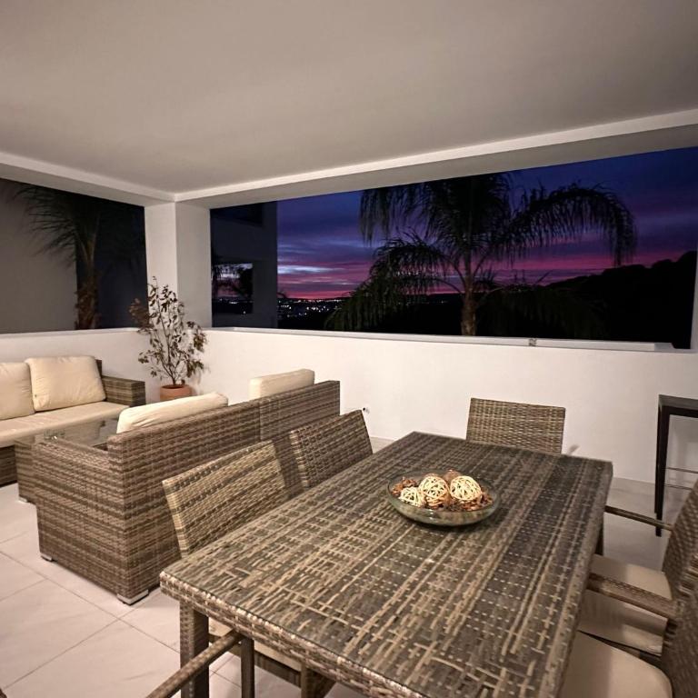 Mirador de Estepona Hills Apartment - Lifestyle Resort 800m - EsteponaCity - Family Room with Mountain View - 14