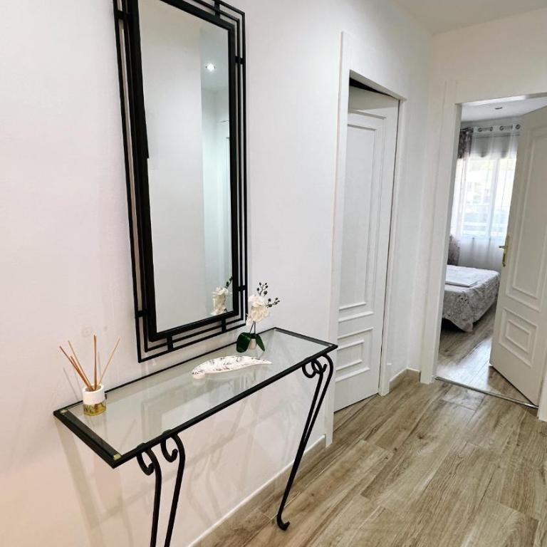 Apartsalou Tati - Two-Bedroom Apartment - 4