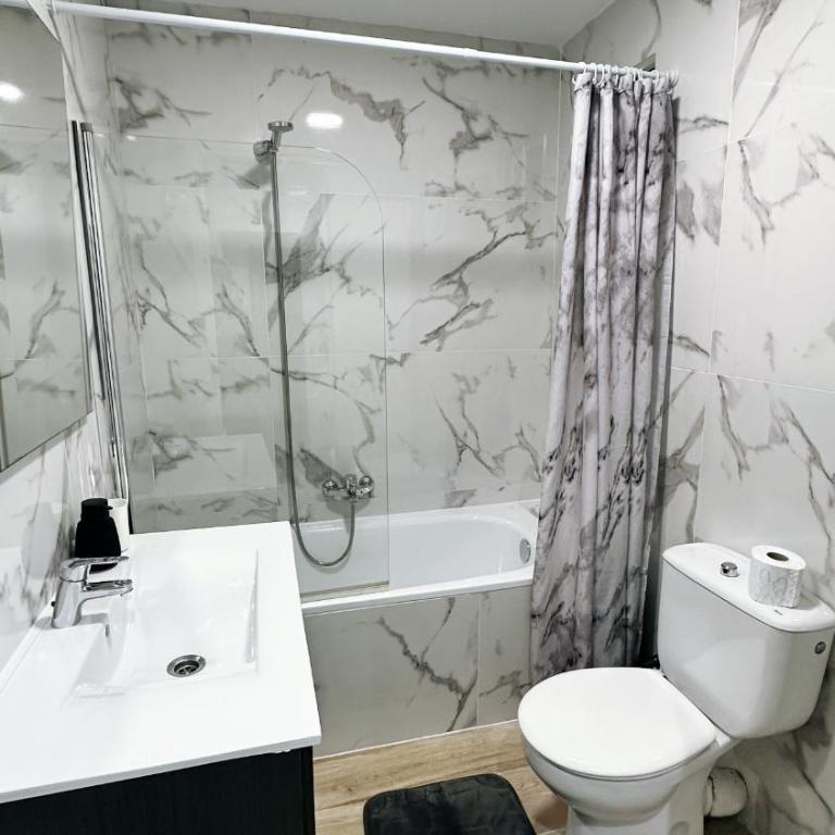Apartsalou Tati - Two-Bedroom Apartment - 8