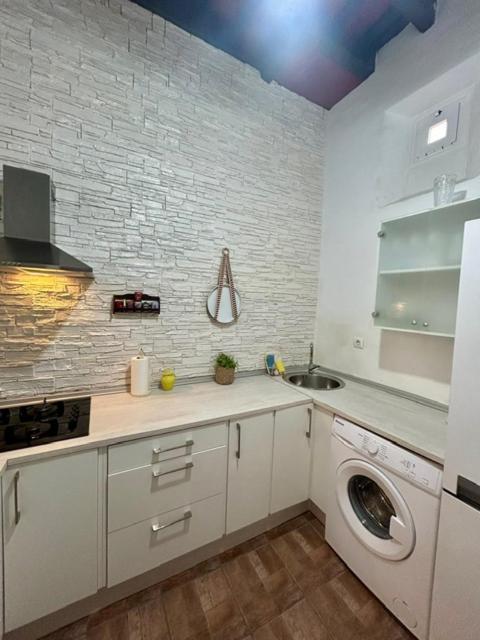 GATU Casa Lola , " Preferente mayores de 21 años y familias " - Apartamento de 2 dormitorios - 14