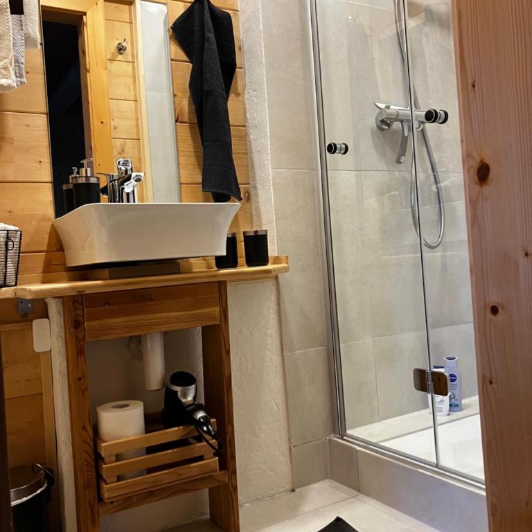 Chalet Alpina Gyger - Superior Zimmer mit Kingsize-Bett - 9
