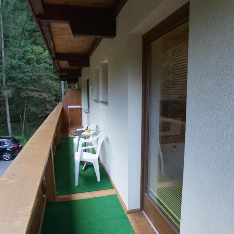Haus Gröblacher - Doppelzimmer mit Balkon - 4