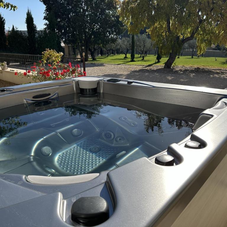 Mas de Baye - classé 5 étoiles meublé de tourisme - Villa avec Piscine Privée - 2
