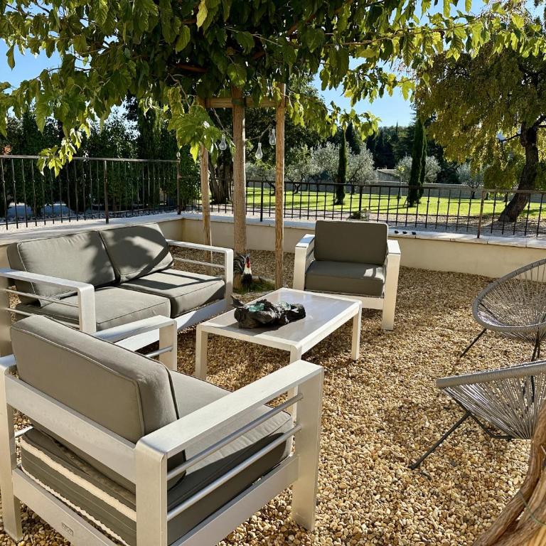 Mas de Baye - classé 5 étoiles meublé de tourisme - Villa avec Piscine Privée - 48