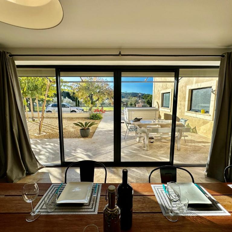 Mas de Baye - classé 5 étoiles meublé de tourisme - Villa avec Piscine Privée - 52