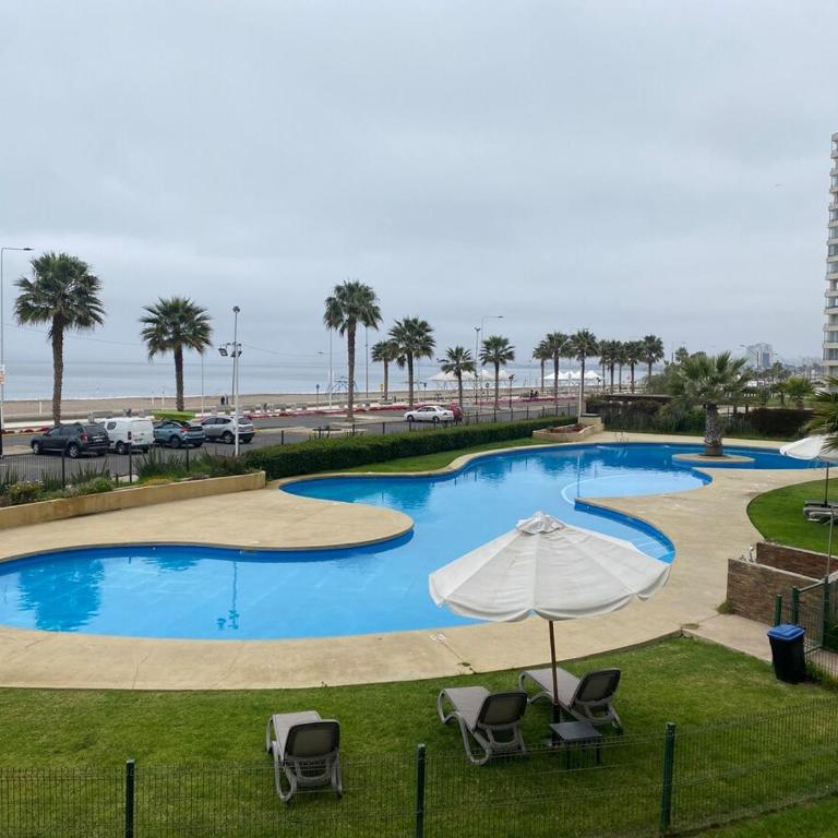First line, ocean view - Two-Bedroom Apartment - 6