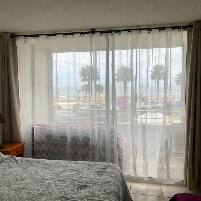 First line, ocean view - Two-Bedroom Apartment - 7