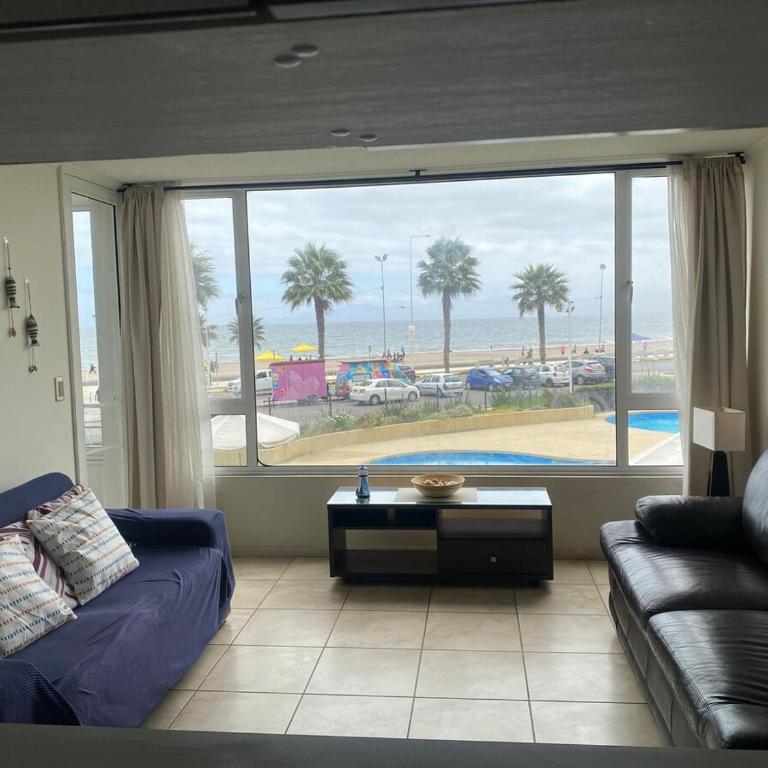 First line, ocean view - Two-Bedroom Apartment - 8