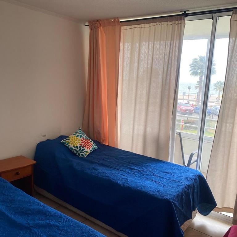 First line, ocean view - Two-Bedroom Apartment - 11