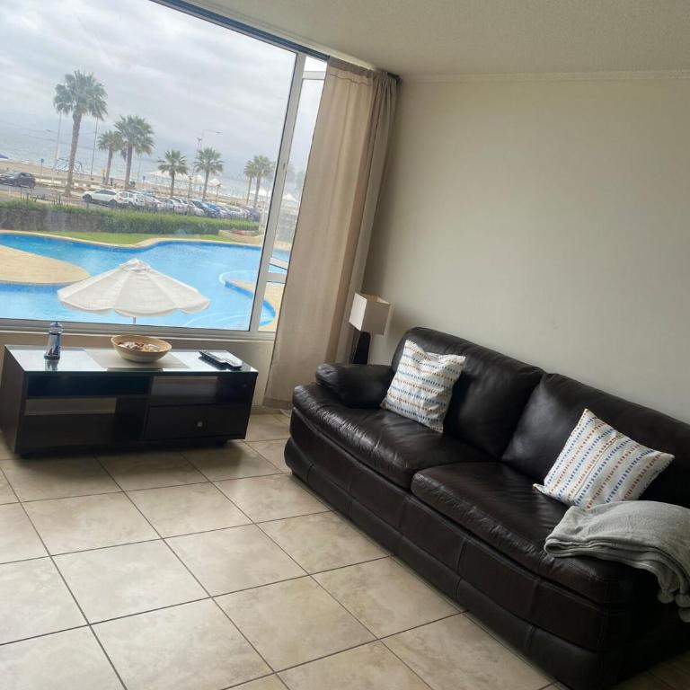 First line, ocean view - Two-Bedroom Apartment - 15