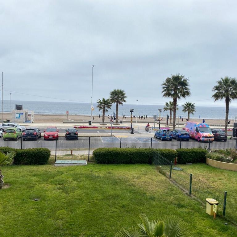 First line, ocean view - Two-Bedroom Apartment - 23