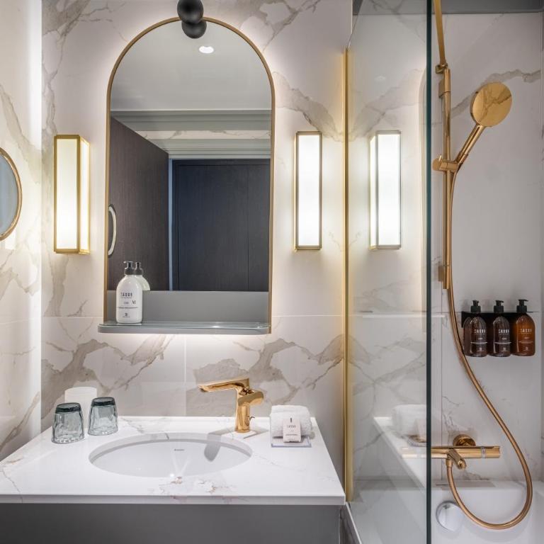 Hôtel Le Marquis by Inwood Hotels - Classic Room - 8