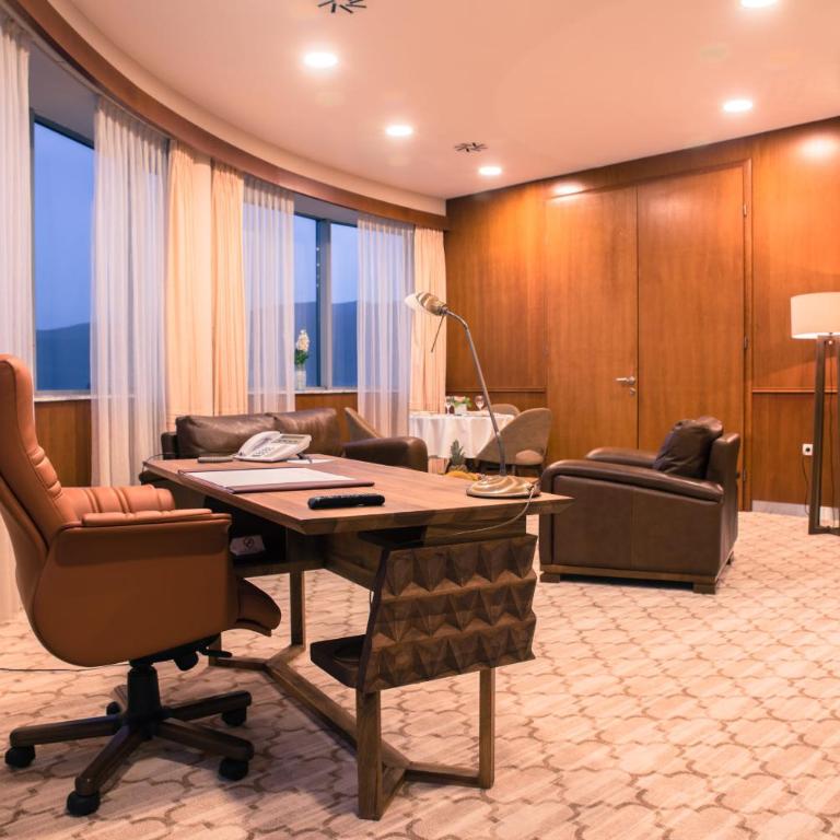 Radon Plaza - Deluks Suite - 4
