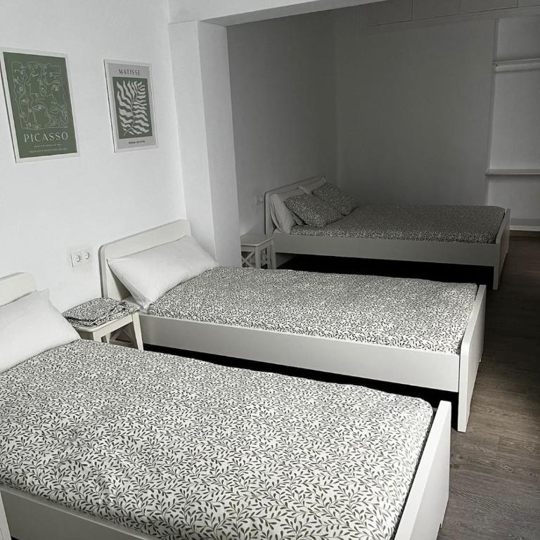 Gran casa cerca de la playa con 3 dormitorios en Pedregalejo - Casa de 3 dormitorios - 53