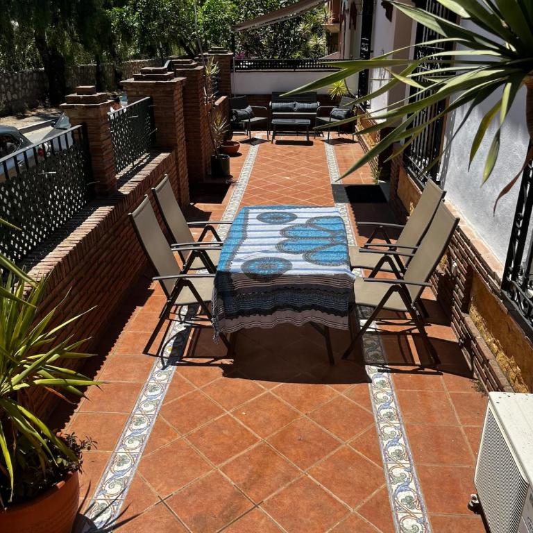 Gran casa cerca de la playa con 3 dormitorios en Pedregalejo - Casa de 3 dormitorios - 4