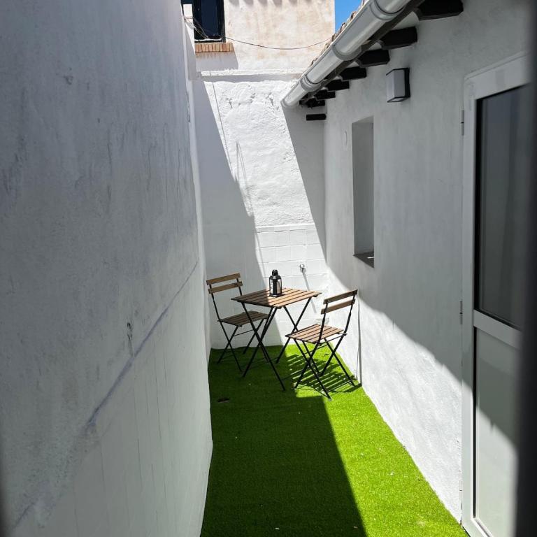 Gran casa cerca de la playa con 3 dormitorios en Pedregalejo - Casa de 3 dormitorios - 60