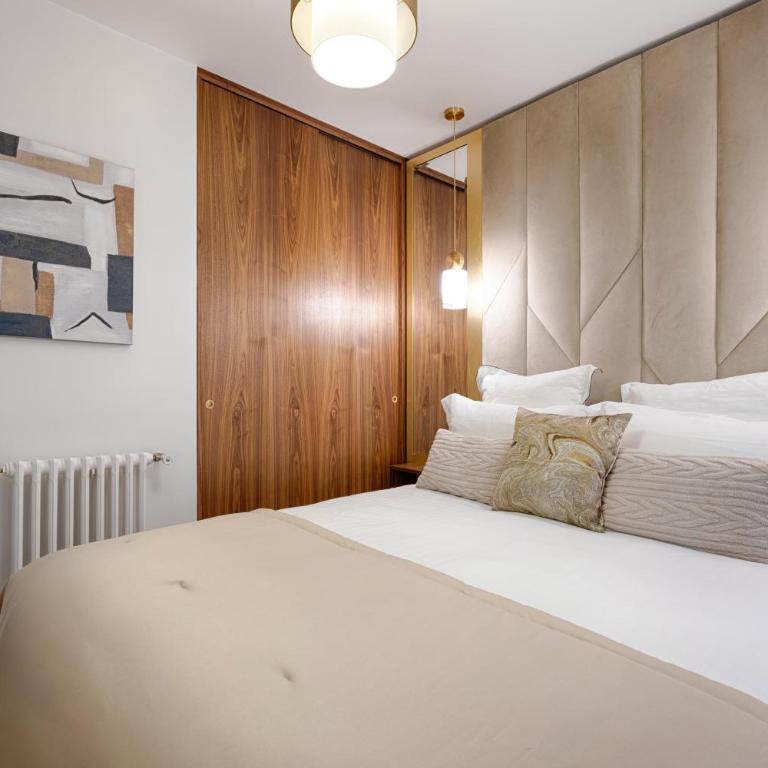Serviced Apartment - 6 Guests - Champs-Élysées - Two-Bedroom Deluxe Apartment - 14
