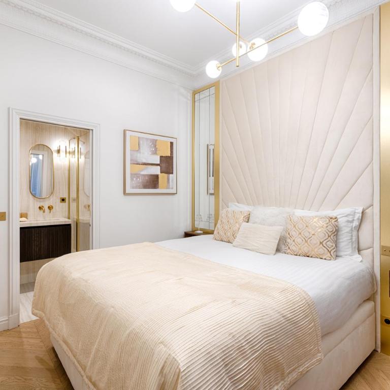 Serviced Apartment - 6 Guests - Champs-Élysées - Two-Bedroom Deluxe Apartment - 8